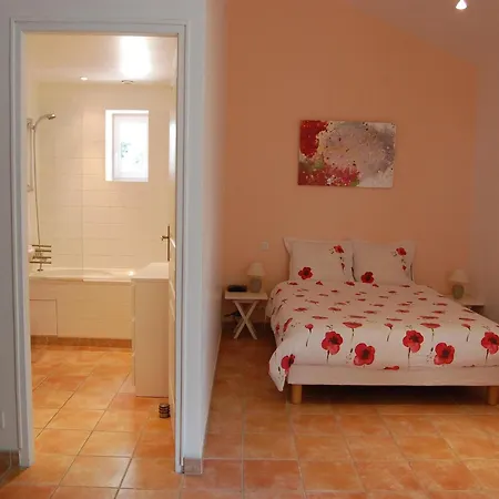 Holiday home Lovely In Valr As With Swimming Pool Valreas